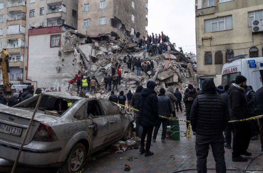  A 1.800 sube la cifra de muertos por el terremoto en Turquía y Siria